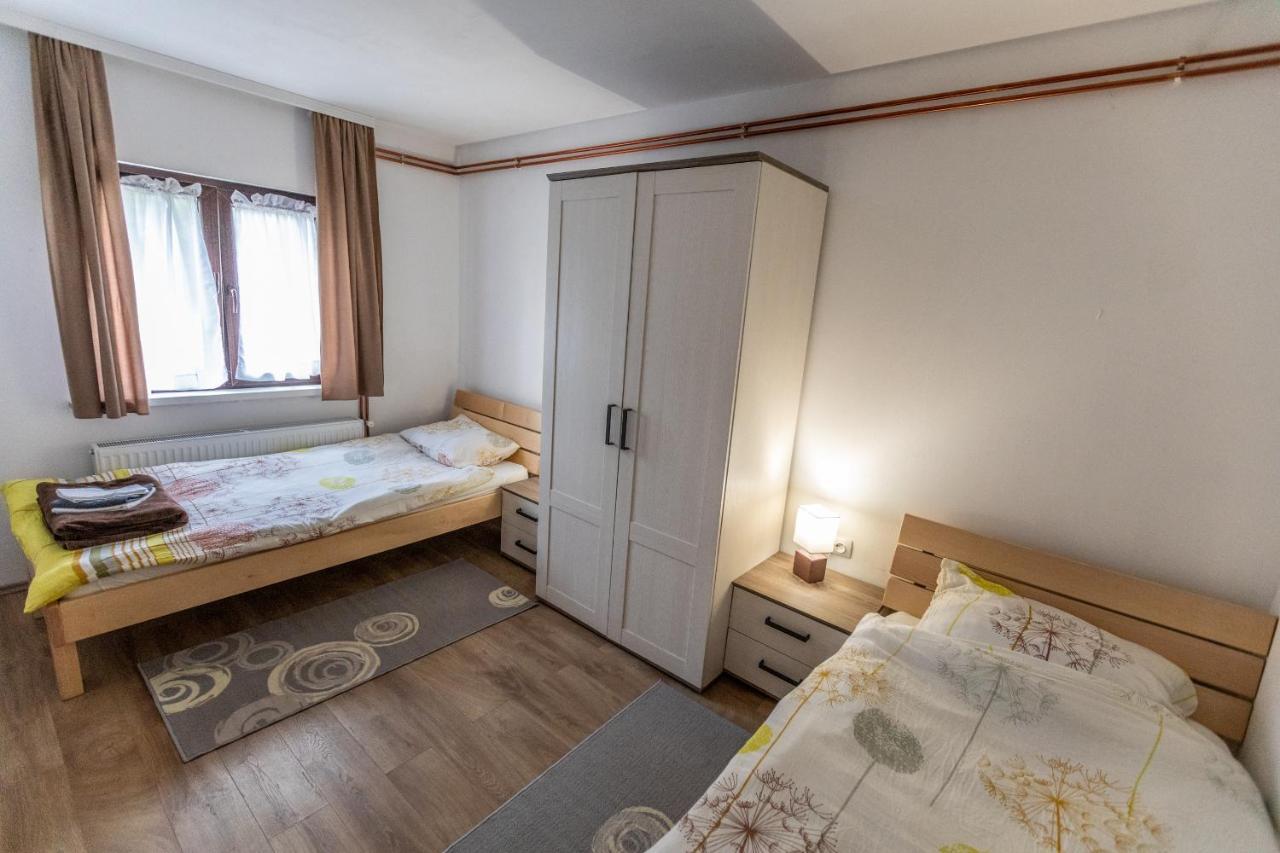 Apartmani Lara Modrus-Kuca Za Odmor Eksteriør bilde